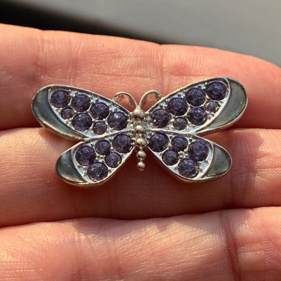Pretty Vintage Silver Tone Metal Avon
Butterfly Brooch With Purple Rhinestones - Picture 4 of 5